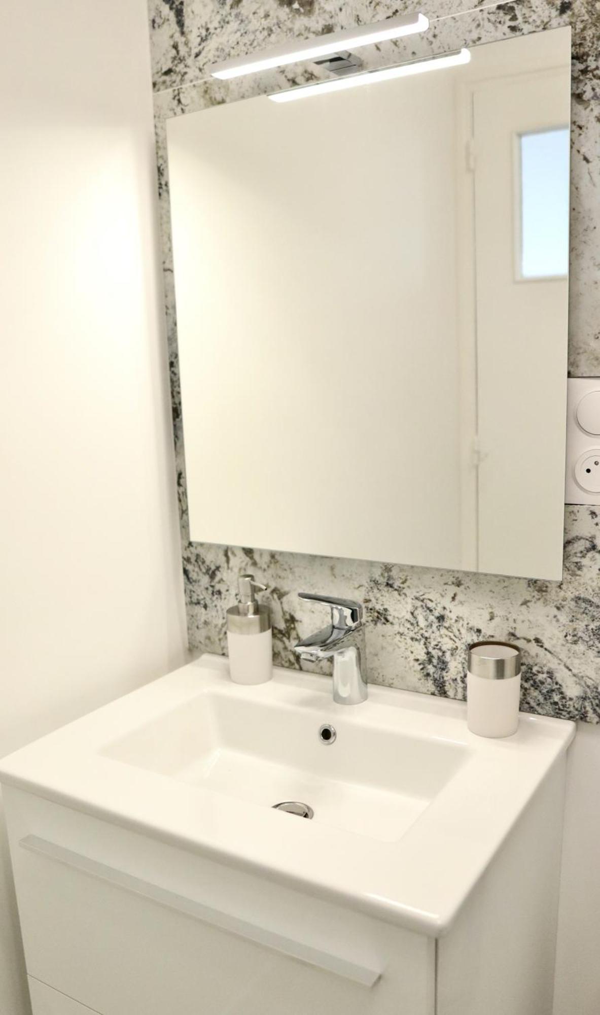 Appart- Hotel Love Room Yschool Troyes Bagian luar foto